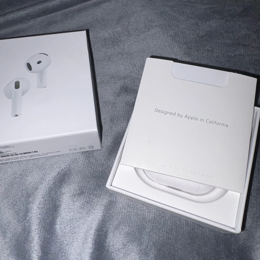 Apple Wireless Earbuds - White